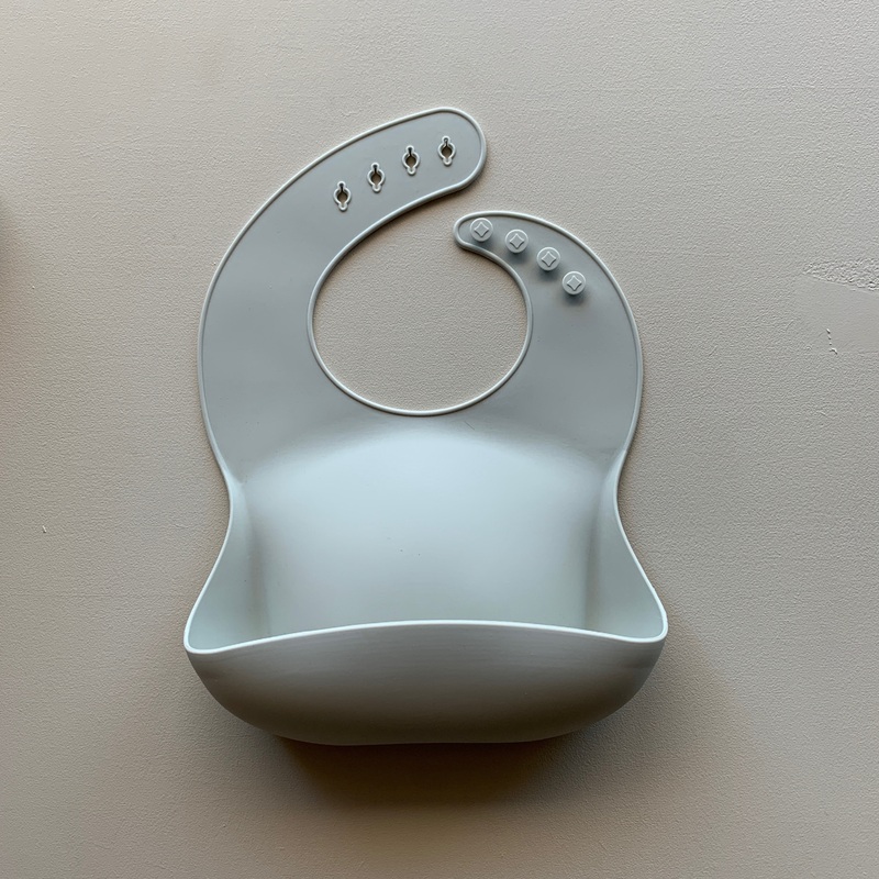 Solid Silicone Bib in Cloud by Rommer