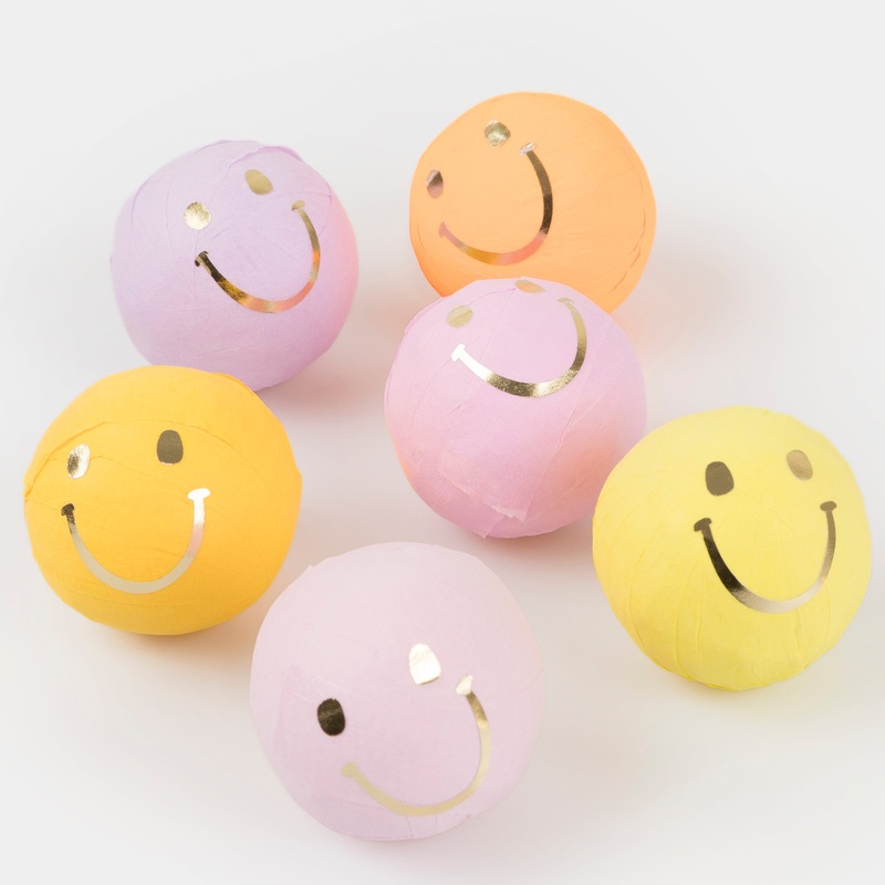 Happy Icons Surprise Balls (x 6)