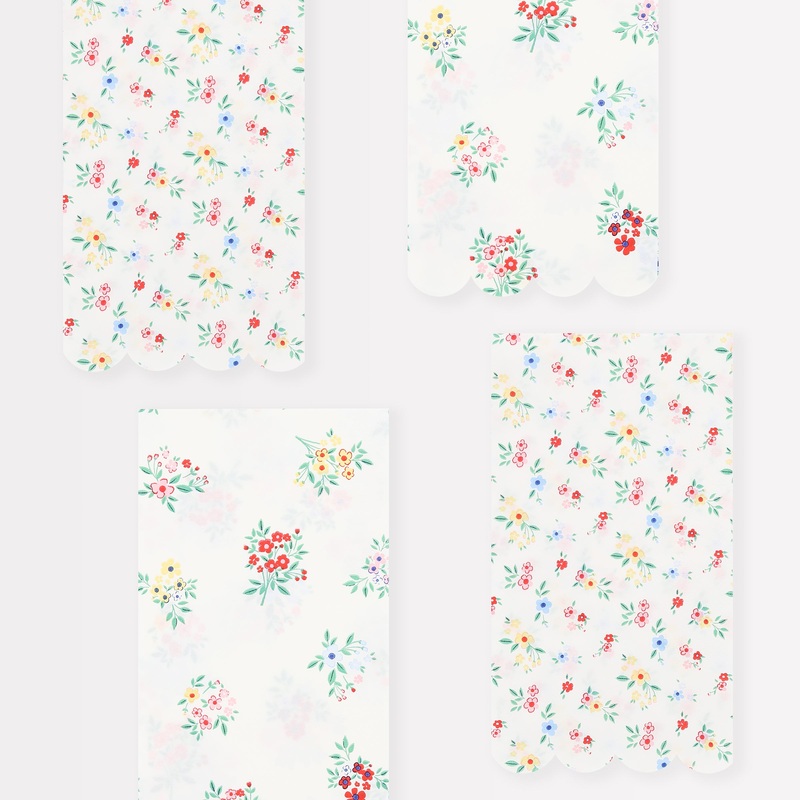 Ditsy Posy Scalloped Guest Towels (x 16)