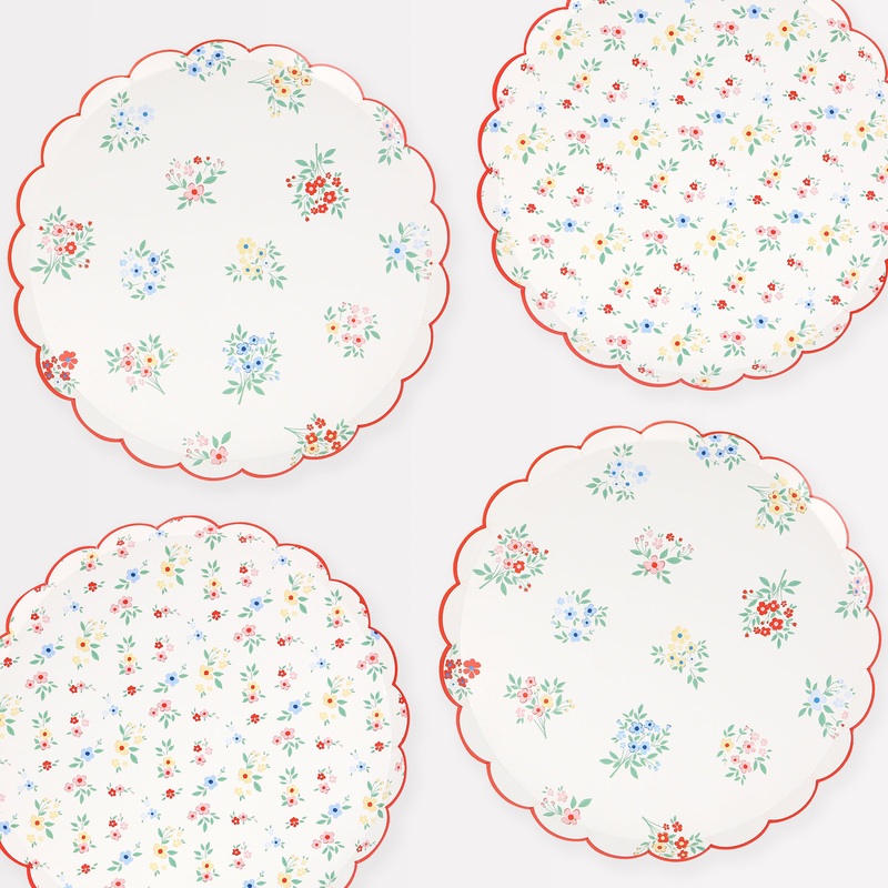 Ditsy Posy Scalloped Side Plates (x 8)