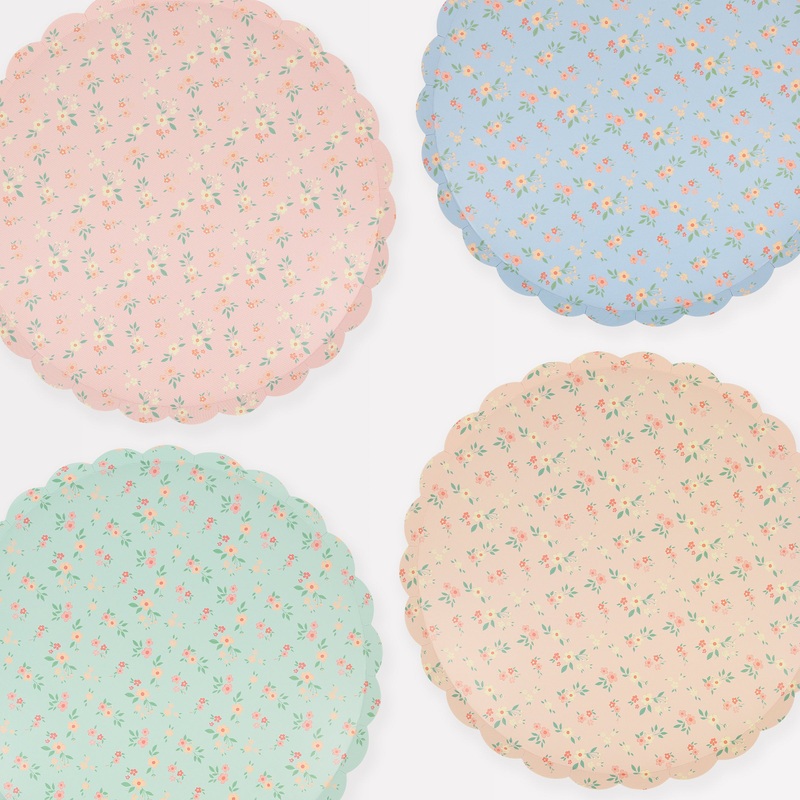 Vintage Ditsy Dinner Plates (x 8)